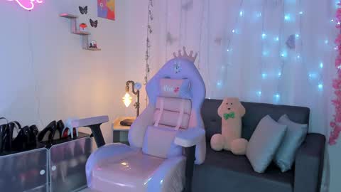 Alaia online show from January 13, 9:31 pm