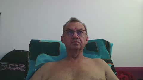 Snapshot of alain5159 chatting on June 29, 2:17 pm alain5159 online show from June 29, 2:17 pm