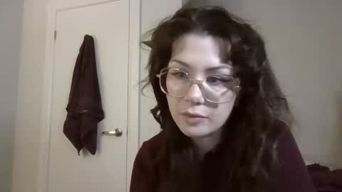 Snapshot of alainaseren chatting on June 4, 12:05 am alainaseren online show from June 4, 12:05 am