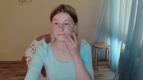 Snapshot of alalaska_ana chatting on June 9, 11:33 am Anna online show from June 9, 11:33 am