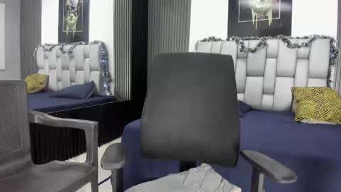 alan__smith online show from December 22, 7:55 pm