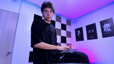 Alan Boy online show from March 31, 3:41 am