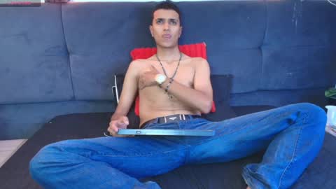 alan_colthon online show from May 24, 3:22 am