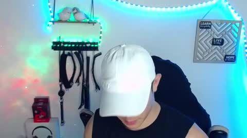 Snapshot of alan_hadid1 chatting on January 31, 2:04 am Alan Hadid online show from January 31, 2:04 am