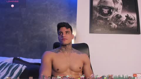 alan_morrys online show from December 14, 2:12 am