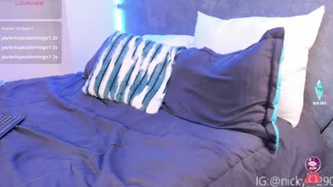 alan_morrys online show from December 15, 7:02 am