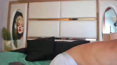 Snapshot of alan_santhos chatting on March 3, 4:18 am ---Alan--- online show from March 3, 4:18 am