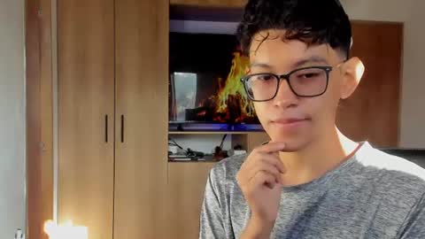 Snapshot of alan_scot chatting on June 16, 12:30 pm Alan and Criss - WE JUST FRIENDS WITH BENEFITS BOTH VERS online show from June 16, 12:30 pm