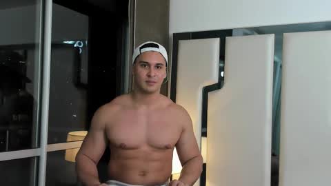 Snapshot of alan_vidal chatting on February 18, 3:10 am Alan Vidal online show from February 18, 3:10 am