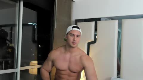 Snapshot of alan_vidal chatting on February 19, 3:17 am Alan Vidal online show from February 19, 3:17 am
