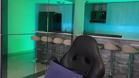Snapshot of alan_vidal chatting on September 30, 12:59 am Alan Vidal online show from September 30, 12:59 am