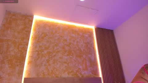 alana_2916 online show from December 2, 3:56 am