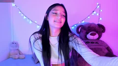 Snapshot of alana_77 chatting on February 1, 5:18 am Alana online show from February 1, 5:18 am