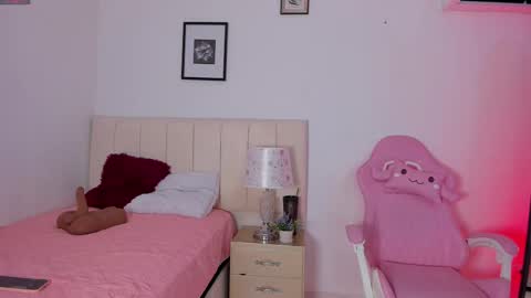 alana_ada online show from October 9, 1:58 am