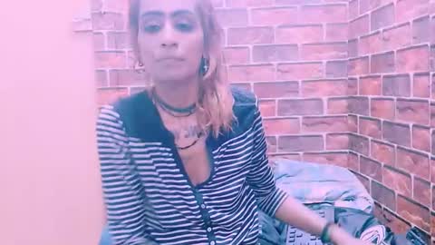 Snapshot of alana_del_ray chatting on April 7, 5:30 am alana_del_ray online show from April 7, 5:30 am