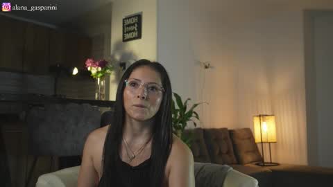 Alana Gasparini online show from November 10, 12:53 am