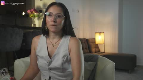 Alana Gasparini online show from November 14, 2:43 am