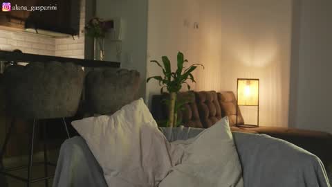 Alana Gasparini online show from January 9, 1:41 am