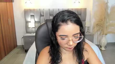 Snapshot of alana_martiins chatting on July 12, 1:35 pm alana online show from July 12, 1:35 pm