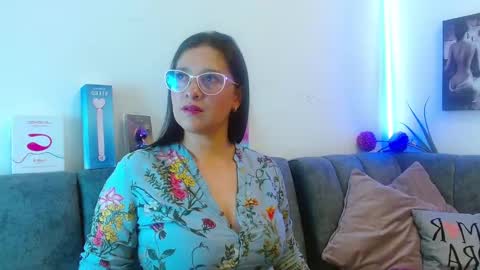 Alana  online show from March 27, 7:35 pm