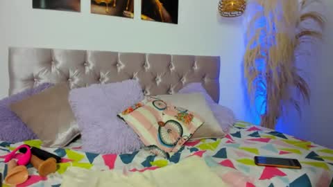 Snapshot of alana_vega69 chatting on June 10, 12:26 pm alana_vega69 online show from June 10, 12:26 pm