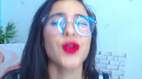 alanasaenz25 online show from May 30, 9:45 pm