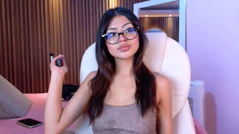 Snapshot of alanawalker9 chatting on November 8, 3:29 am Sasha online show from November 8, 3:29 am