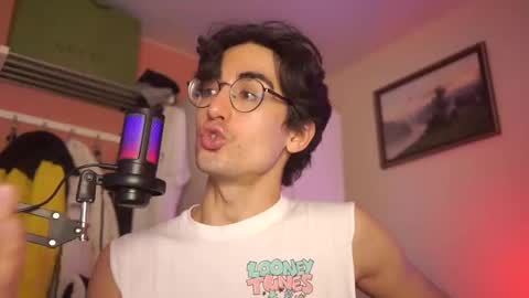 idenavarre online show from January 24, 2:07 am