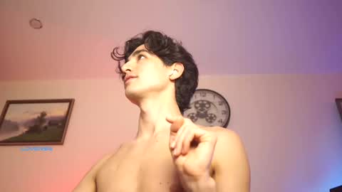 idenavarre online show from March 2, 9:54 pm