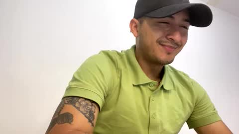 alanj998 online show from November 11, 2:22 am