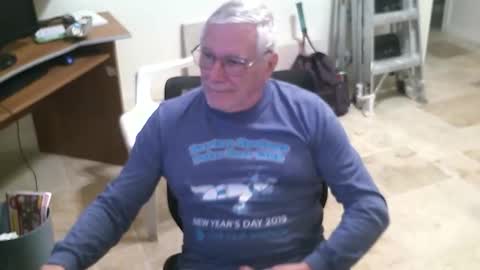 Alanlee10allen online show from April 21, 1:39 pm