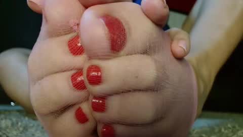 Snapshot of alanna_gold chatting on October 28, 4:49 am Alanna online show from October 28, 4:49 am