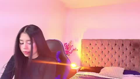 alanna_swetie online show from July 6, 1:30 pm