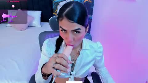 Alana online show from June 28, 6:14 pm