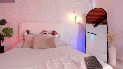 alannarouge online show from February 14, 11:51 am