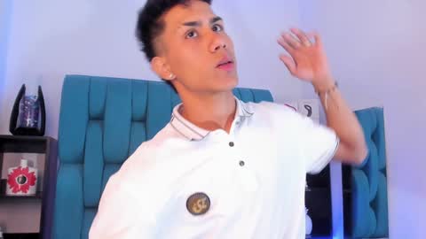 Snapshot of alannaughty_ chatting on December 20, 8:45 pm alannaughty_ online show from December 20, 8:45 pm