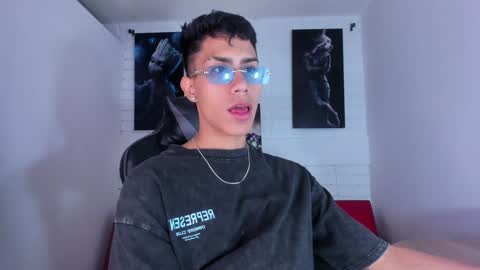 Snapshot of alannaughty_ chatting on January 2, 9:18 pm alannaughty_ online show from January 2, 9:18 pm