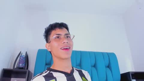 Snapshot of alannaughty_ chatting on January 10, 10:57 pm alannaughty_ online show from January 10, 10:57 pm