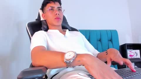 Snapshot of alannaughty_ chatting on February 10, 9:58 pm alannaughty_ online show from February 10, 9:58 pm