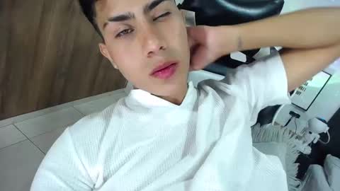 Snapshot of alannaughty_ chatting on October 29, 3:31 am alannaughty_ online show from October 29, 3:31 am