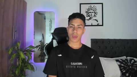 alannaughty_ online show from December 21, 11:12 pm