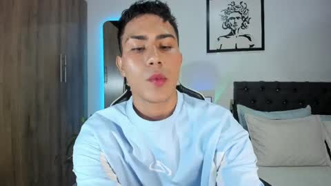 alannaughty_ online show from April 26, 4:10 am