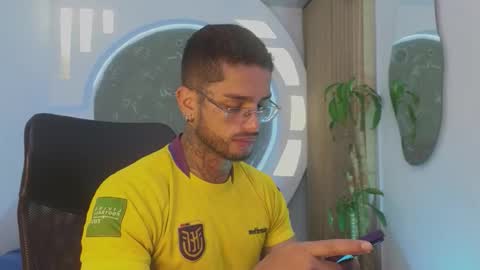 Snapshot of alanrodgers2_0 chatting on March 25, 12:22 pm alan online show from March 25, 12:22 pm