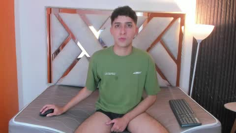 alantaylorr_ online show from April 7, 1:00 pm