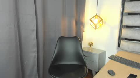 alantaylorr_ online show from July 14, 4:28 am