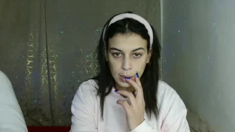 Snapshot of alaouirim25 chatting on January 12, 12:49 am AllylicArabis online show from January 12, 12:49 am
