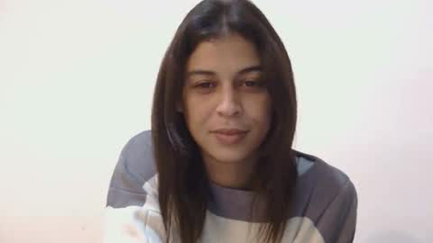 Snapshot of alaouirim25 chatting on February 10, 5:39 pm AllylicArabis online show from February 10, 5:39 pm