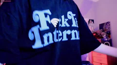 Snapshot of alaska_chan_ chatting on February 9, 6:05 pm alaska_chan_ online show from February 9, 6:05 pm