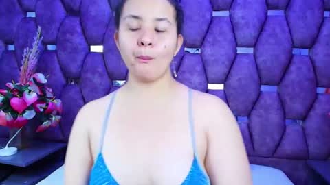 Snapshot of alasmith_ chatting on July 3, 2:40 am AlaSmith online show from July 3, 2:40 am
