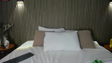 Alassia Hocthner online show from April 17, 11:46 am